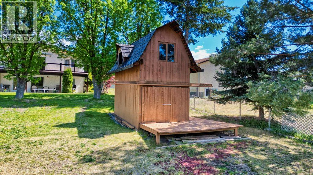 7562 CREST-A-WAY Road, Oliver