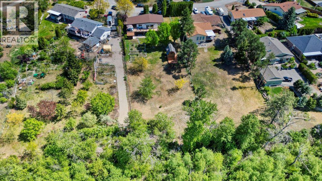 7562 CREST-A-WAY Road, Oliver