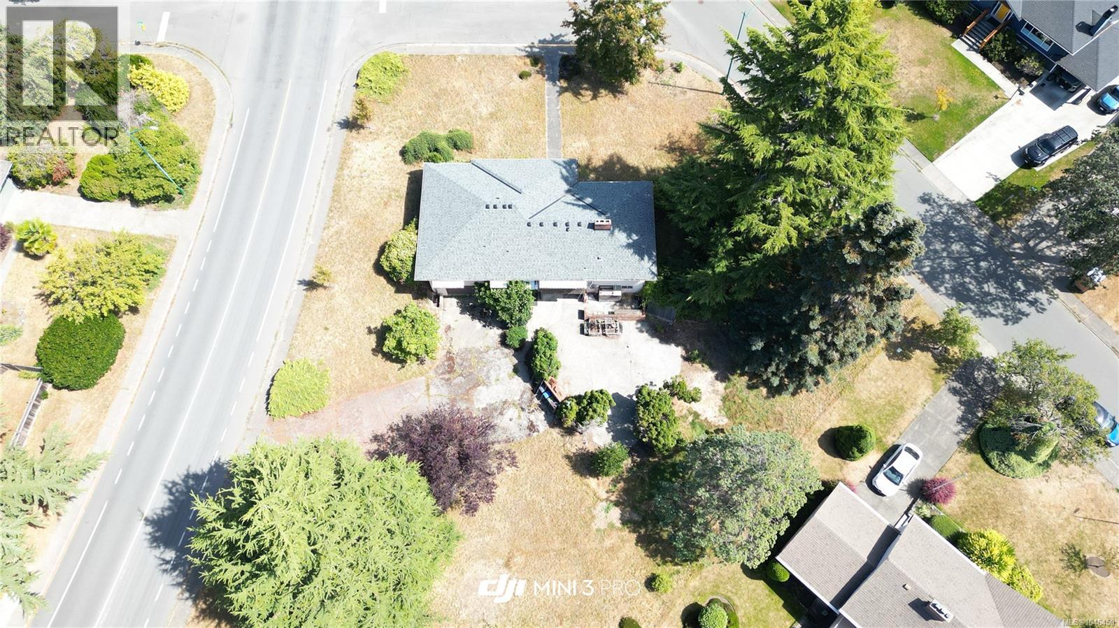  3294 Henderson Road, Oak Bay