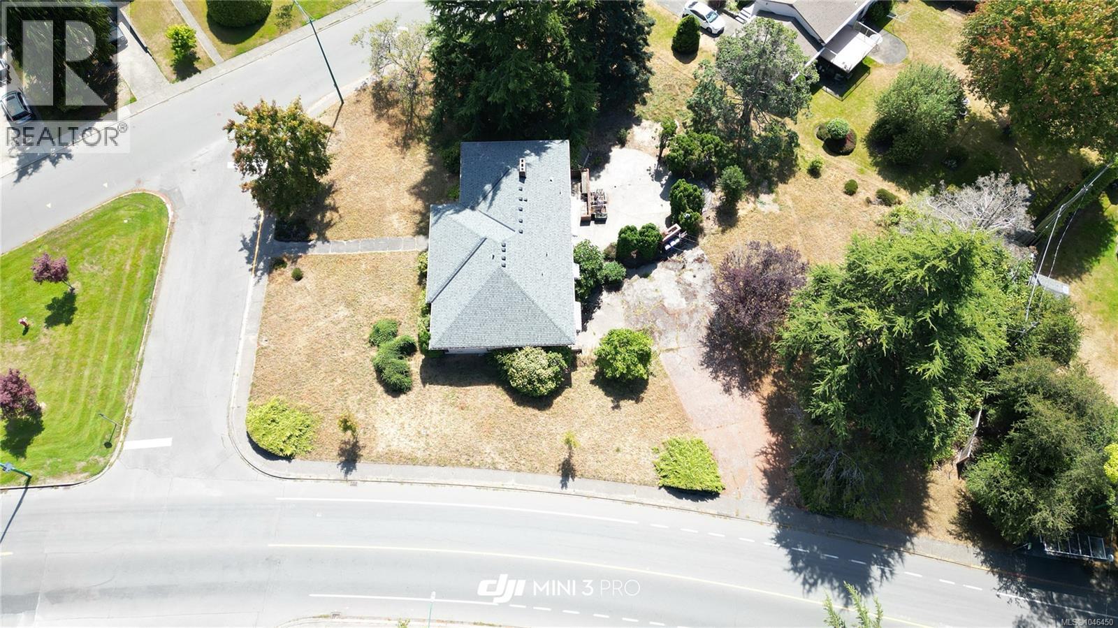  3294 Henderson Road, Oak Bay