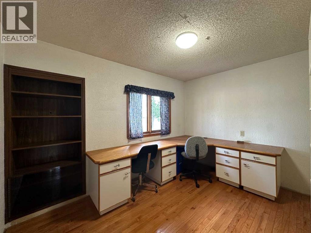 5613 48 Avenue - Image 11