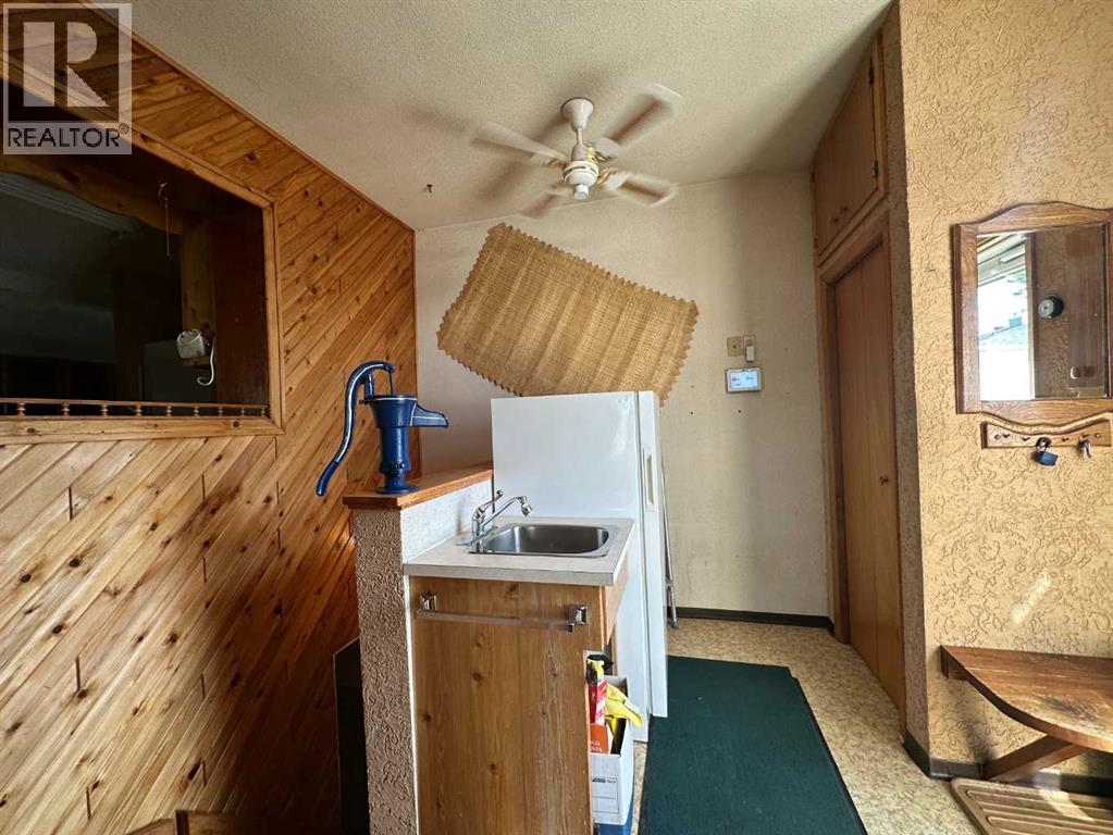 5613 48 Avenue - Image 4