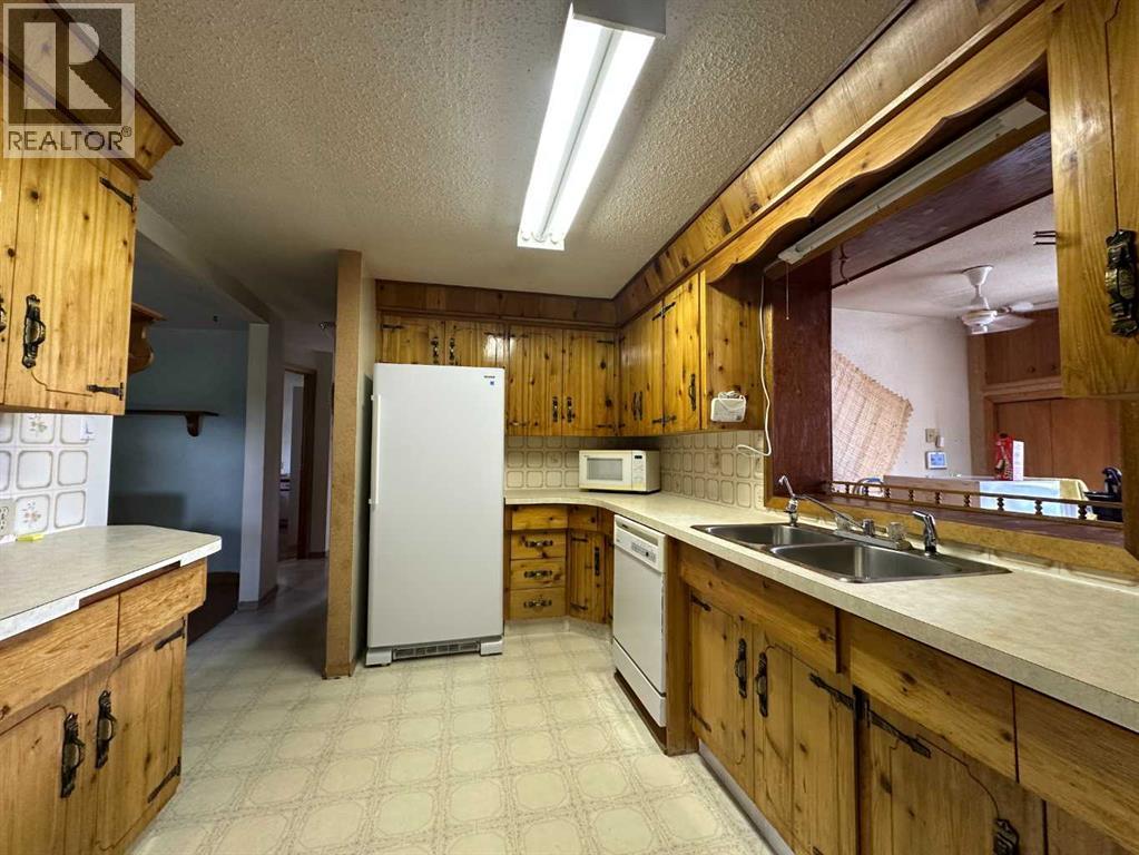 5613 48 Avenue - Image 5