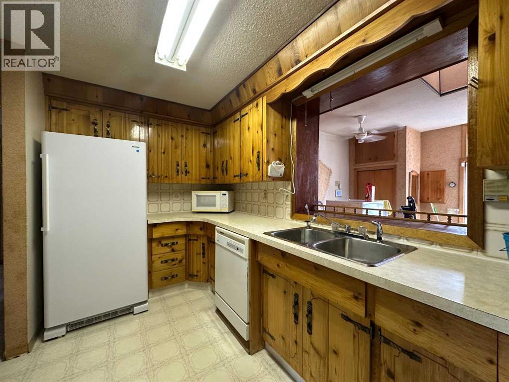 5613 48 Avenue - Image 6