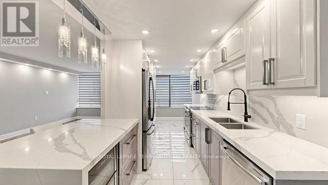 Photo of 7440 Bathurst Street
