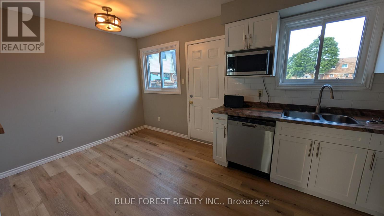 #116 51 SHOLTO DRIVE - 9