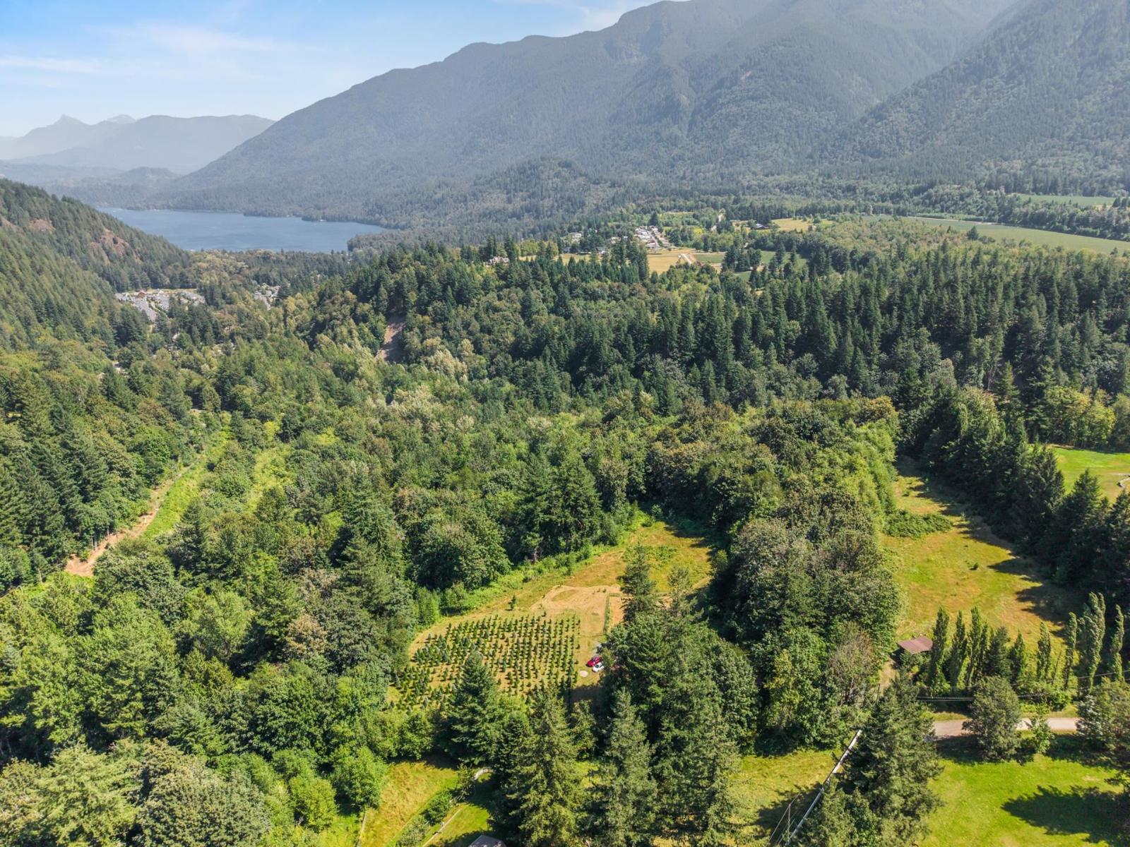 1420 JANOVICK ROAD, Columbia Valley, Columbia Valley