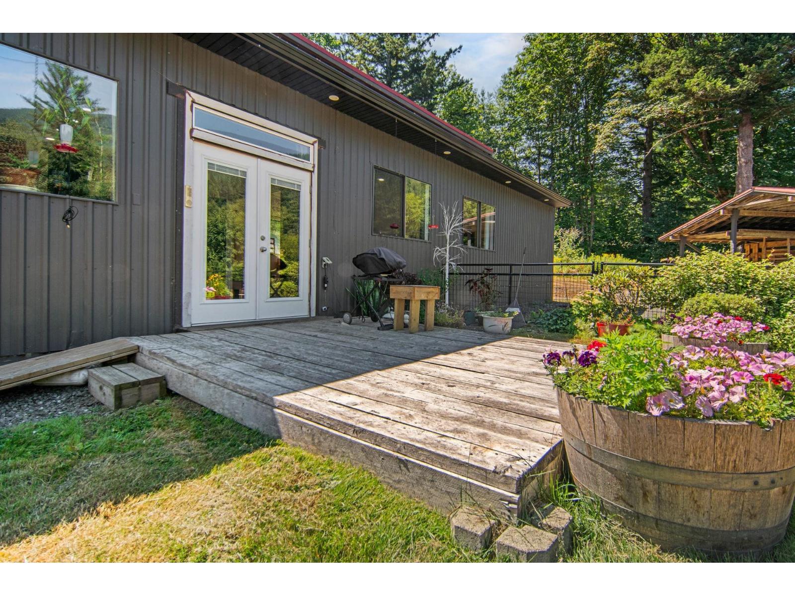 1420 JANOVICK ROAD, Columbia Valley, Columbia Valley
