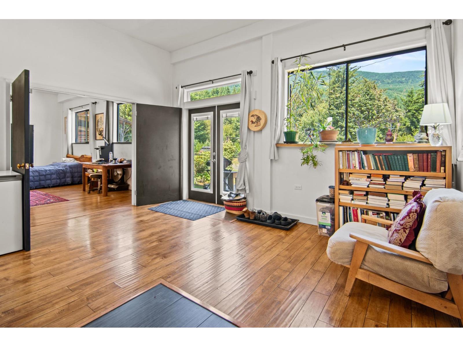 1420 JANOVICK ROAD, Columbia Valley, Columbia Valley