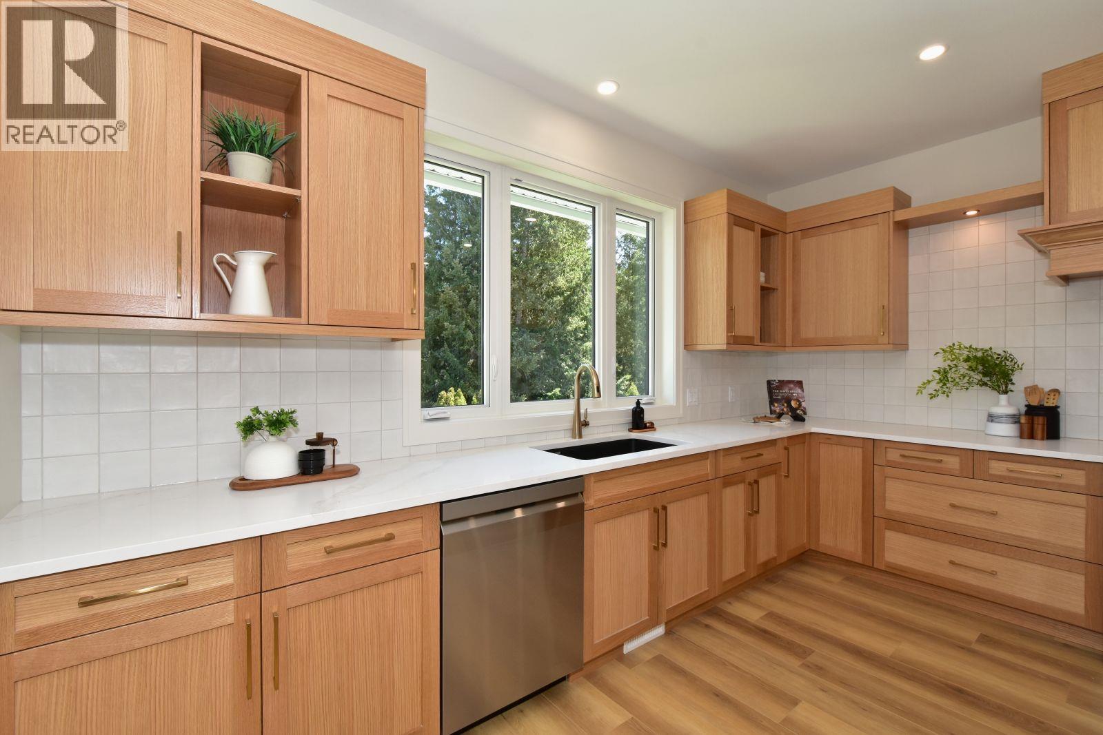2799 Mountview Drive, Blind Bay
