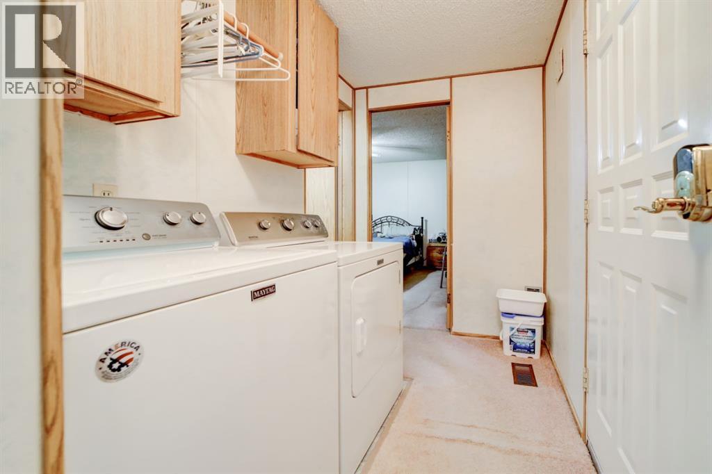 325 Minto Street - 12