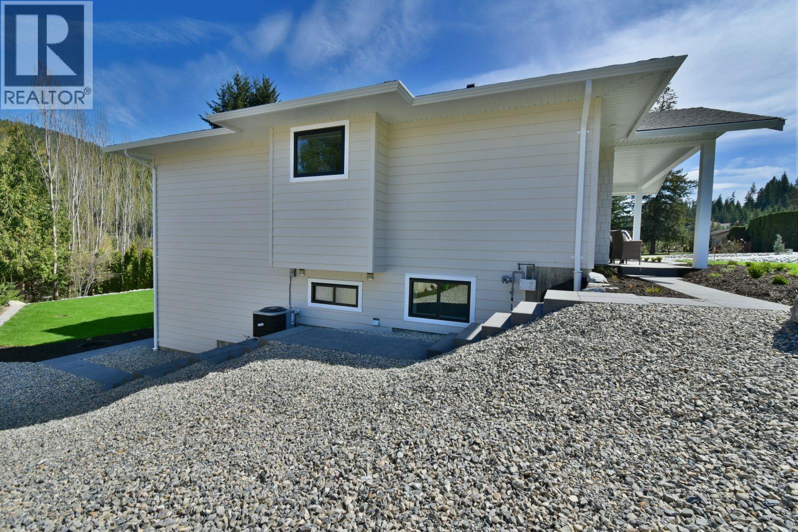 2799 Mountview Drive, Blind Bay