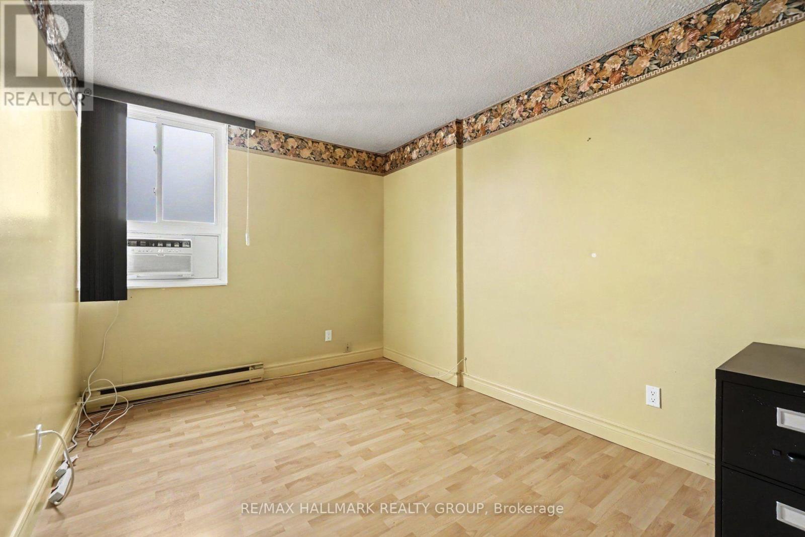 2 Bed, 1 Bath House for Sale in Ottawa – 1417 – 2000 JASMINE CRESCENT, Ottawa – MLS# X13668858 - Image 20