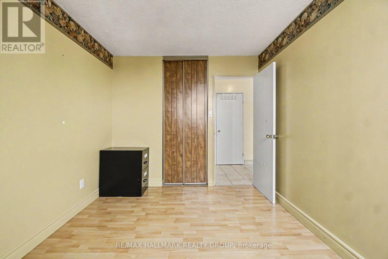 2 Bed, 1 Bath House for Sale in Ottawa – 1417 – 2000 JASMINE CRESCENT, Ottawa – MLS# X13668858 - Image 25