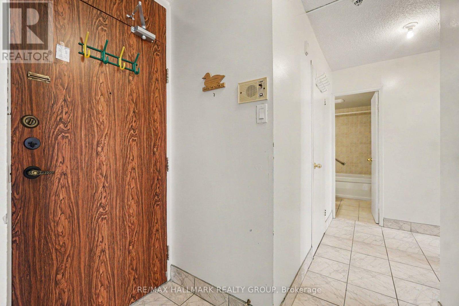 2 Bed, 1 Bath House for Sale in Ottawa – 1417 – 2000 JASMINE CRESCENT, Ottawa – MLS# X13668858 - Image 7