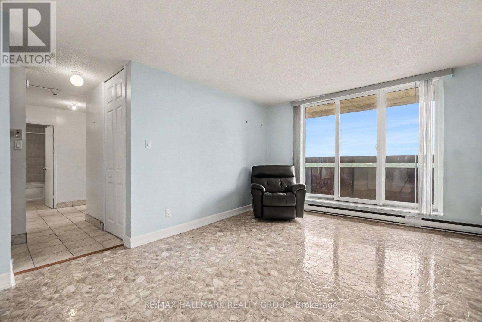 2 Bed, 1 Bath House for Sale in Ottawa – 1417 – 2000 JASMINE CRESCENT, Ottawa – MLS# X13668858 - Image 8
