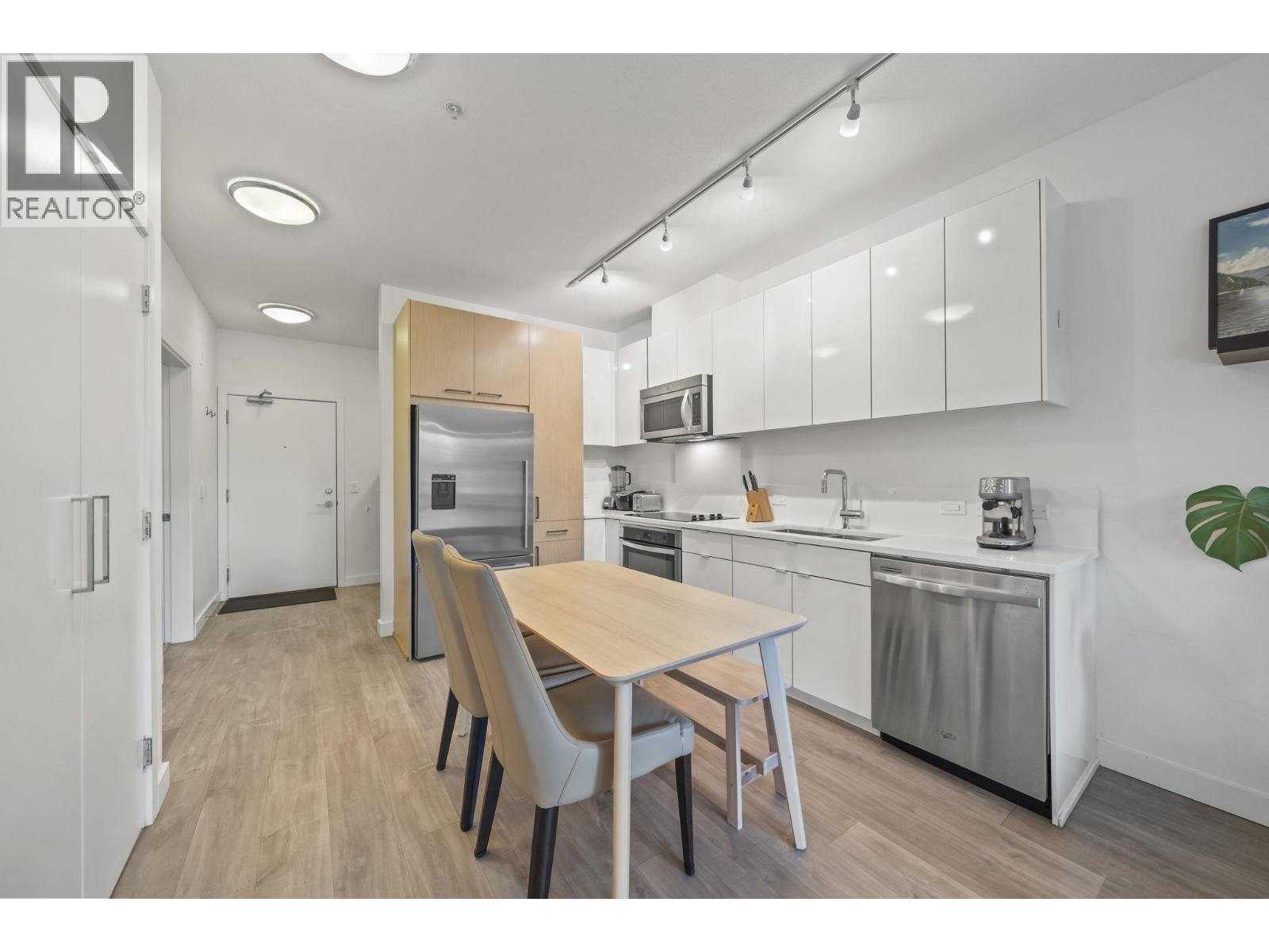 214 1621 HAMILTON AVENUE, North Vancouver