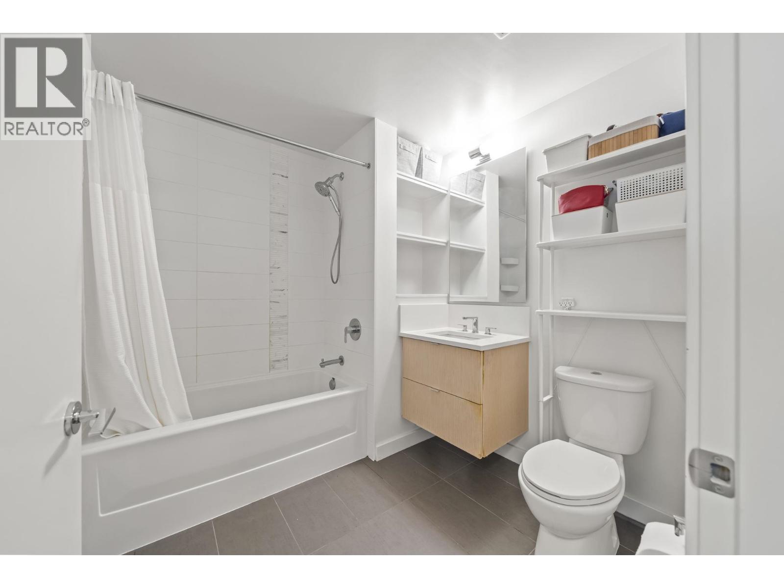 214 1621 HAMILTON AVENUE, North Vancouver
