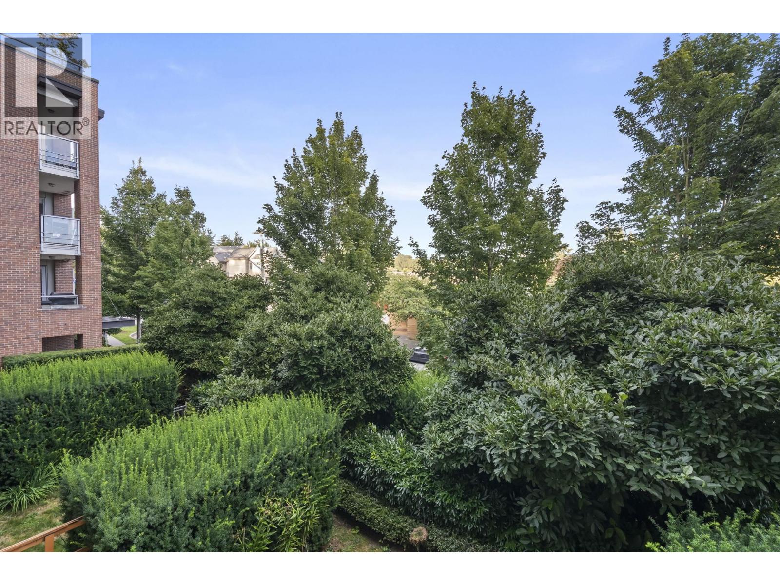 214 1621 HAMILTON AVENUE, North Vancouver