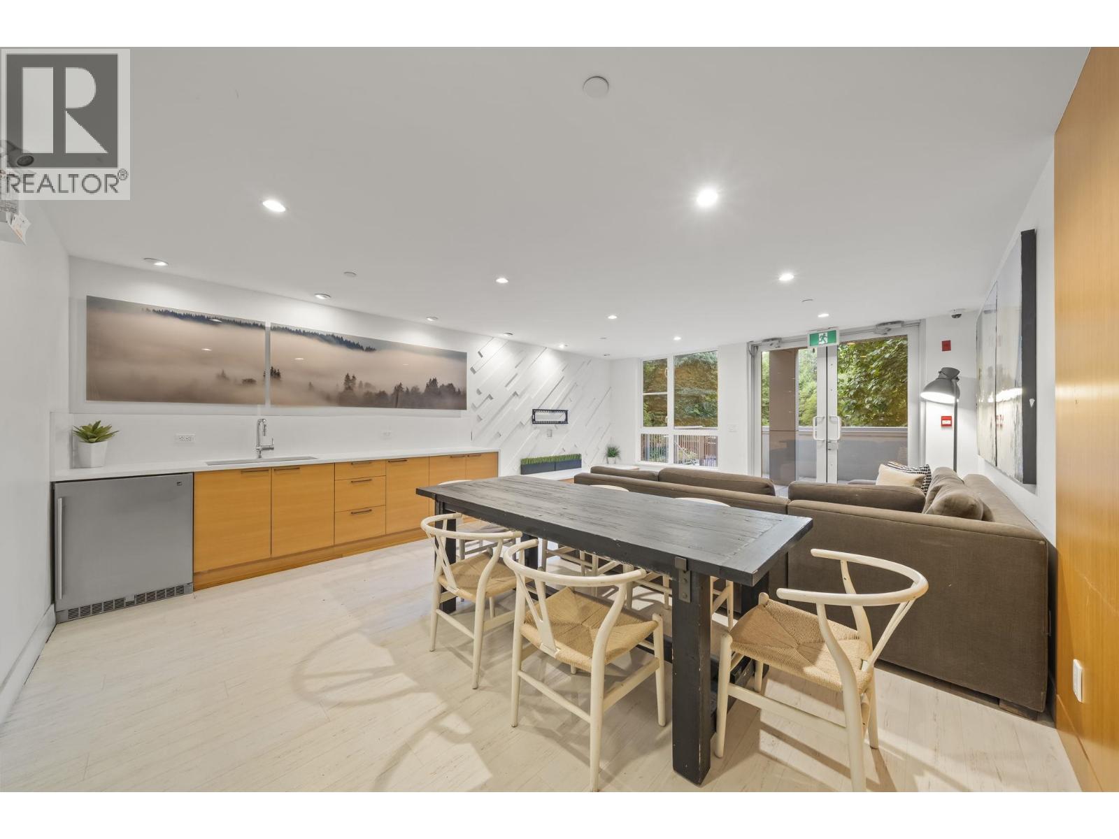 214 1621 HAMILTON AVENUE, North Vancouver