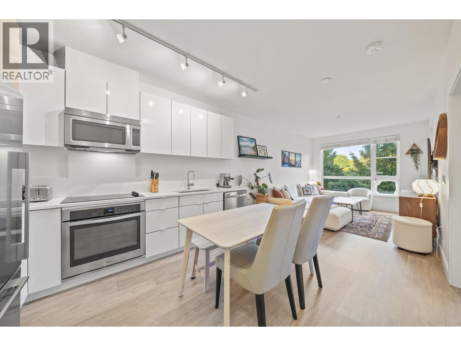 214 1621 HAMILTON AVENUE, North Vancouver