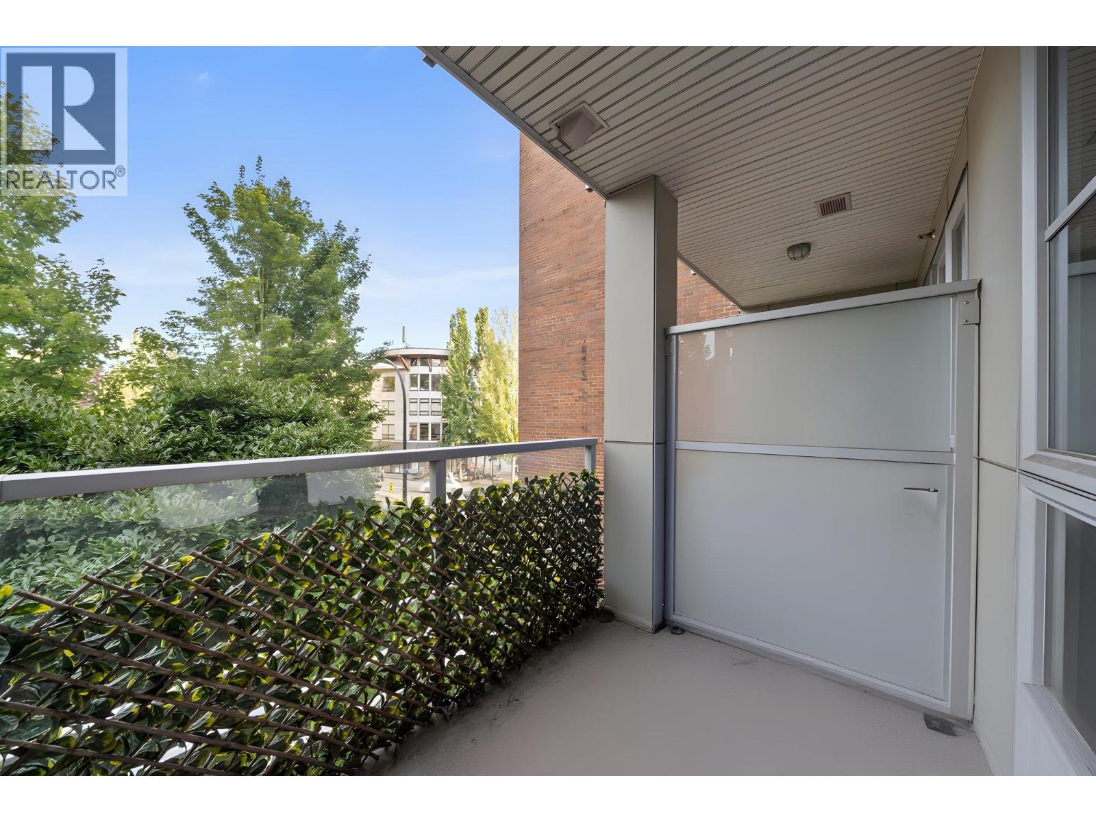 214 1621 HAMILTON AVENUE, North Vancouver