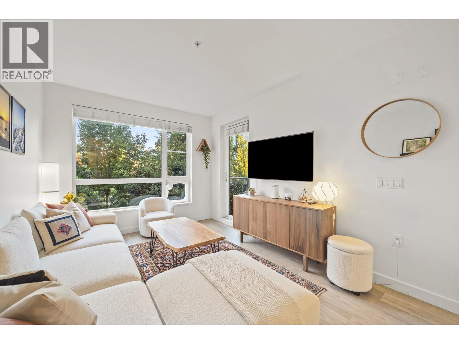214 1621 HAMILTON AVENUE, North Vancouver