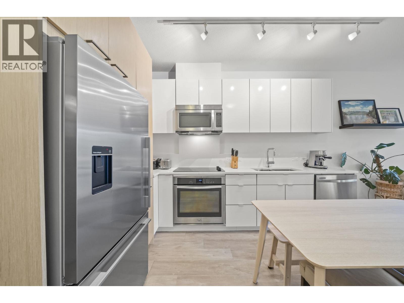 214 1621 HAMILTON AVENUE, North Vancouver