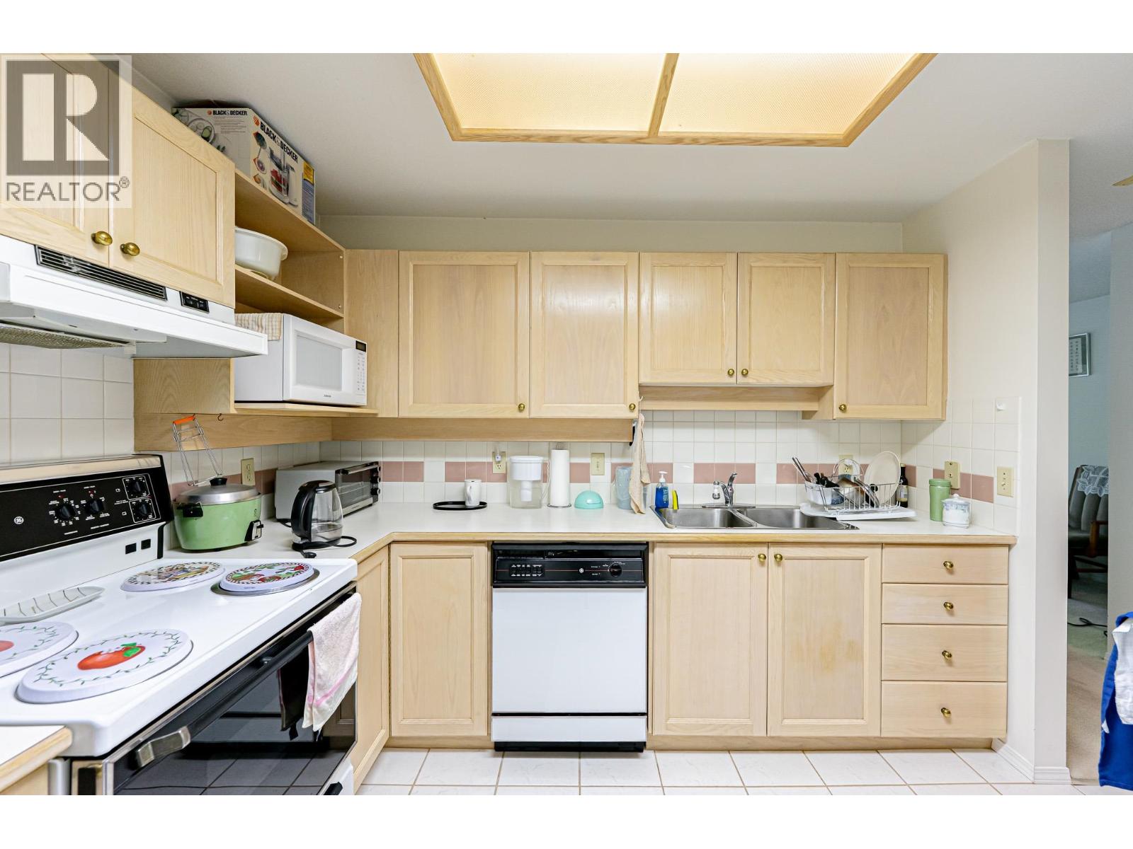310 6737 STATION HILL COURT, Burnaby
