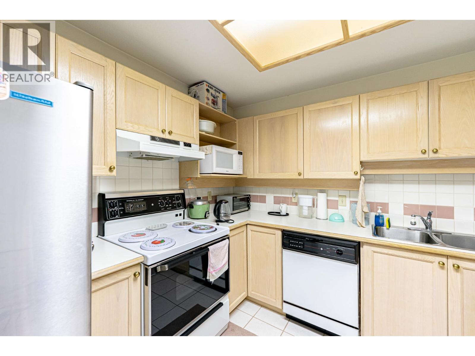 310 6737 STATION HILL COURT, Burnaby