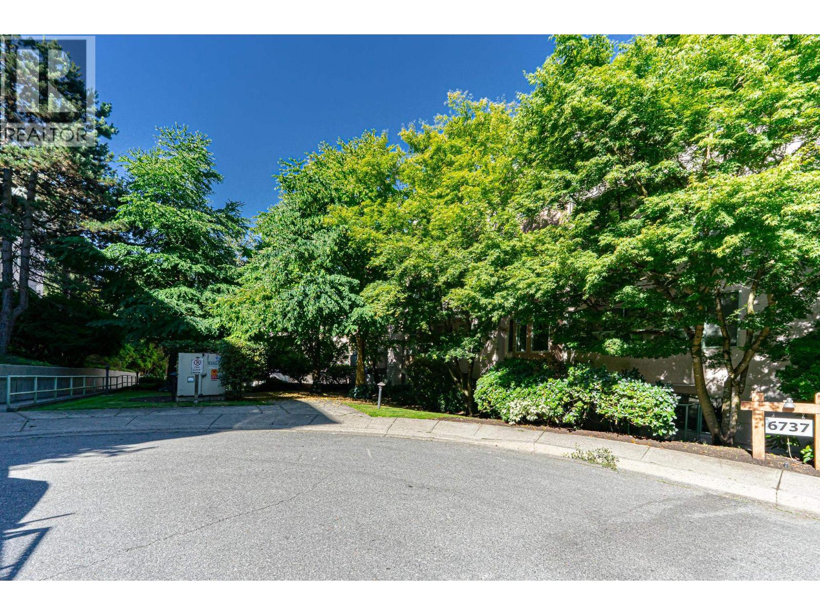 310 6737 STATION HILL COURT, Burnaby