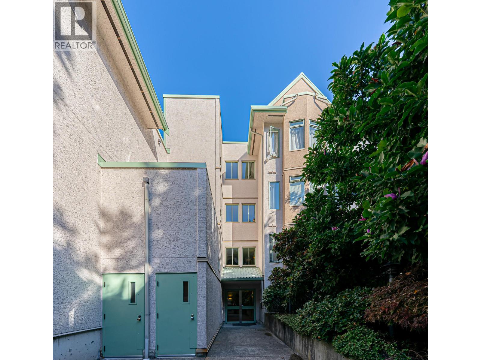 310 6737 STATION HILL COURT, Burnaby