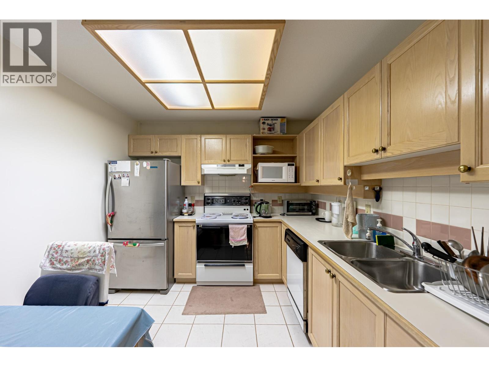 310 6737 STATION HILL COURT, Burnaby