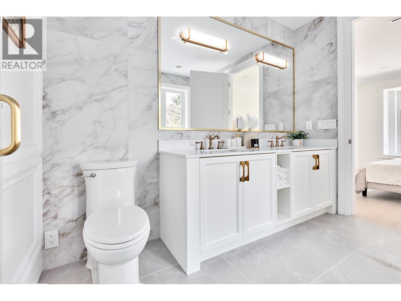 5081 CROWN AVENUE, Vancouver