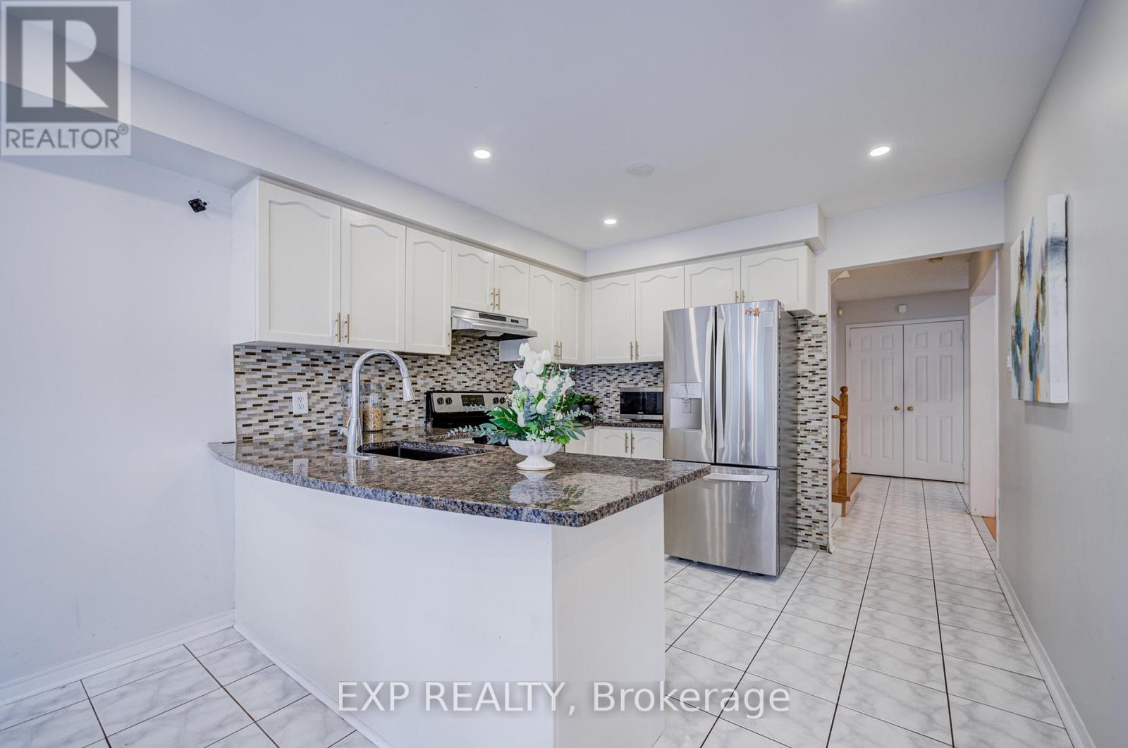 211 SOPHIA ROAD - 13