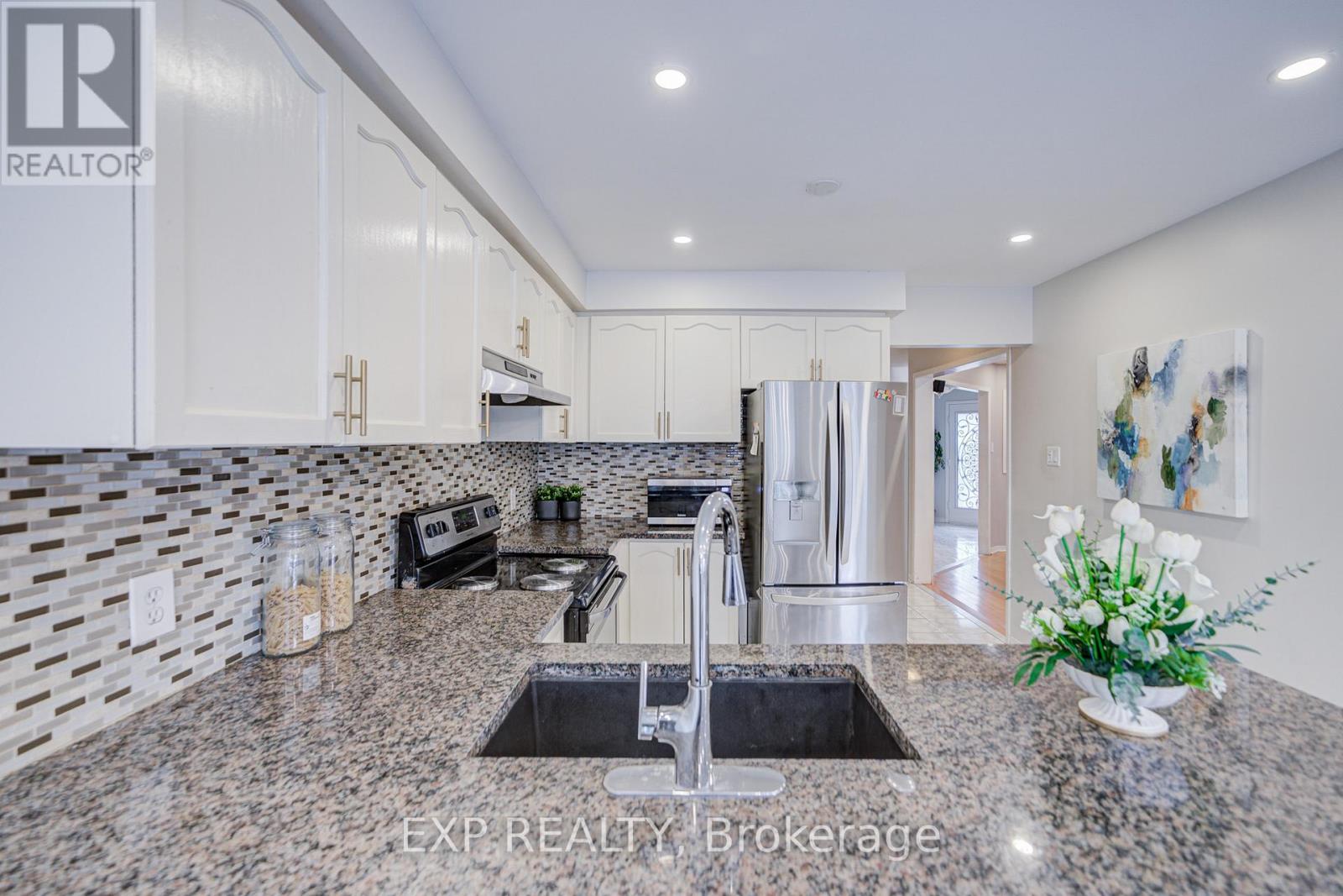 211 SOPHIA ROAD - 14