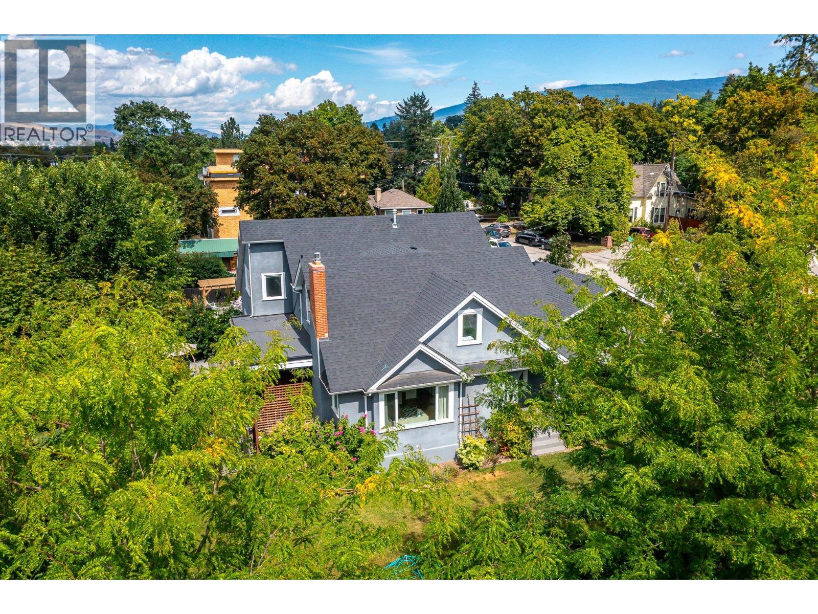 2501 30 Avenue - 61