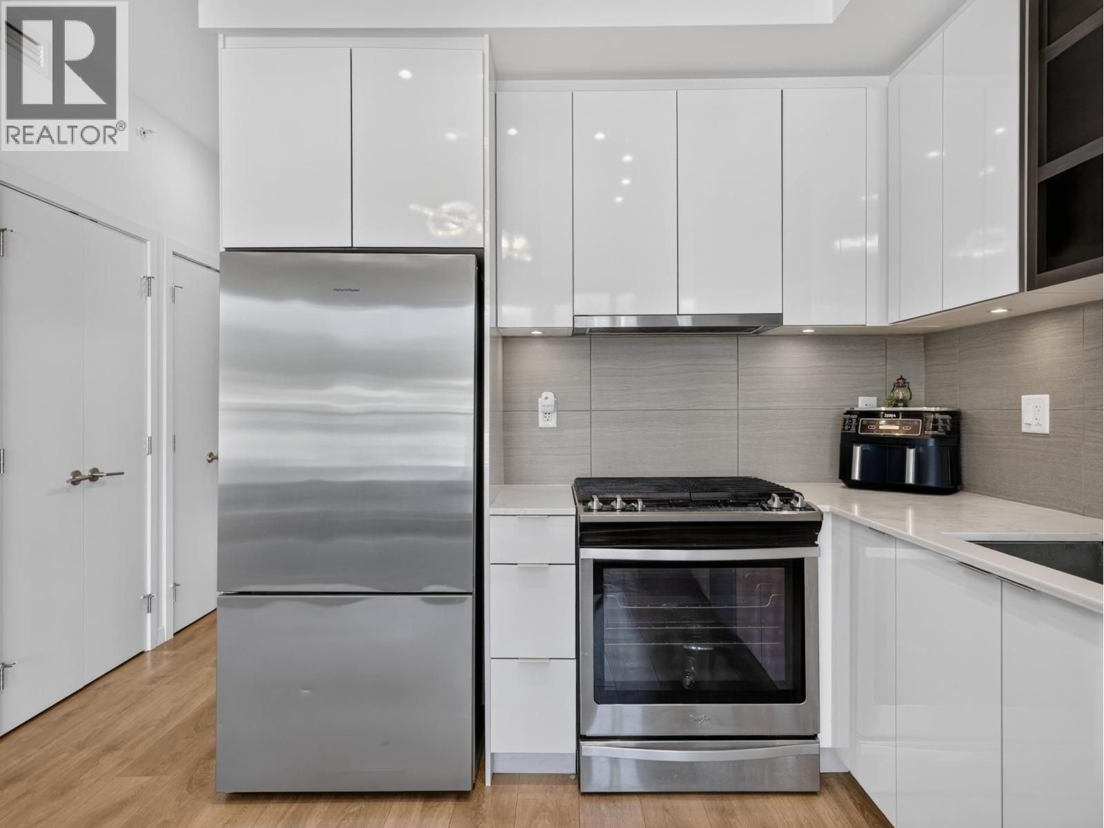 50* 725 MARINE DRIVE, North Vancouver