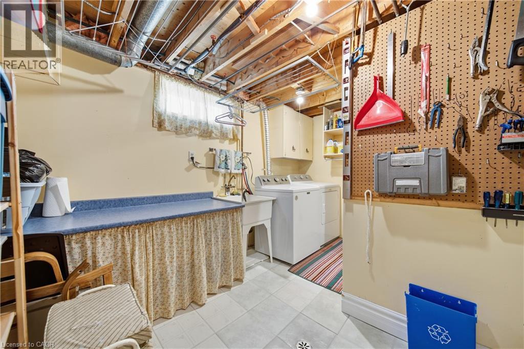 22 MOUNTFORD Drive - 28