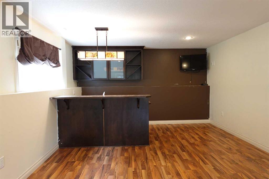 122 12 Avenue NE - 25