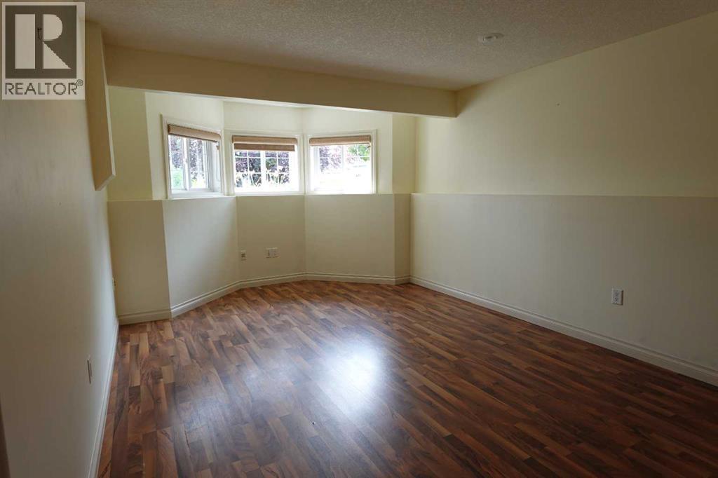 122 12 Avenue NE - 28