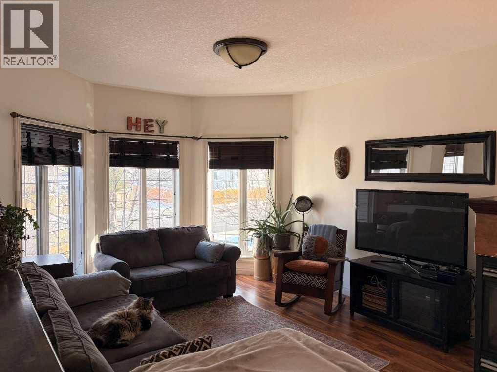 122 12 Avenue NE - 7