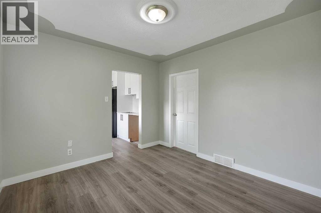 1506 36 Street SE - 13