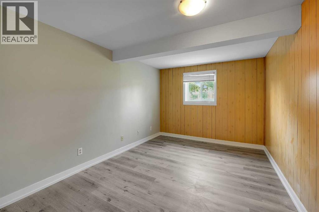 1506 36 Street SE - 17