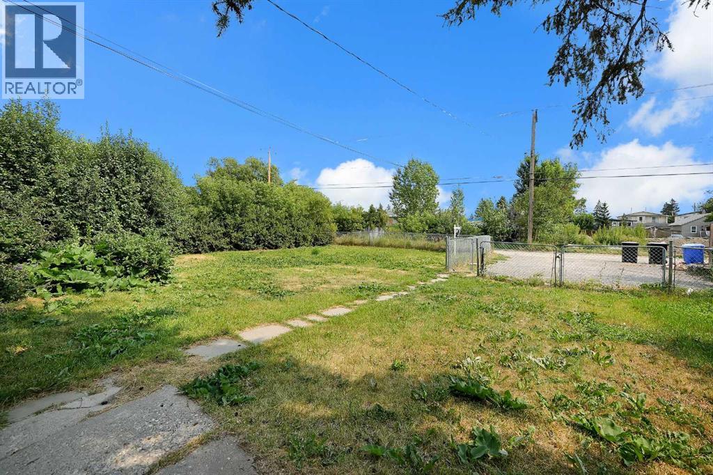 1506 36 Street SE - 33