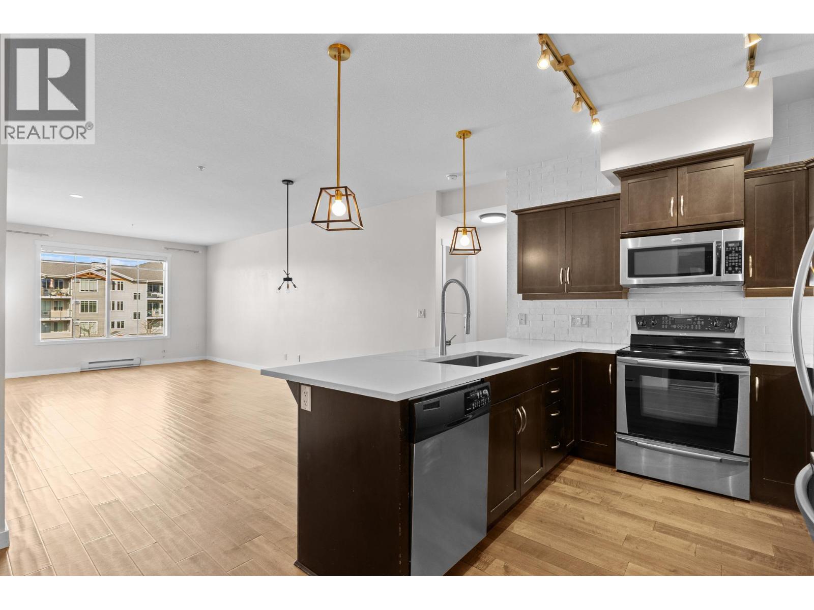 302 3735 Casorso Road, Kelowna