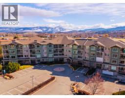 302 3735 Casorso Road, Kelowna