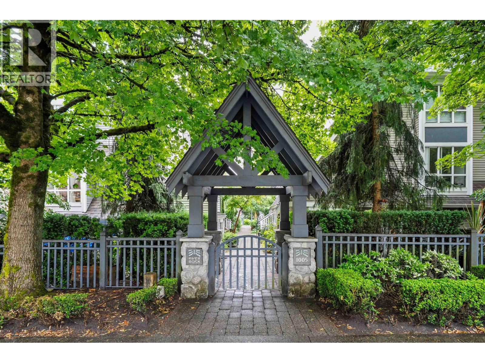 3 1005 LYNN VALLEY ROAD, North Vancouver