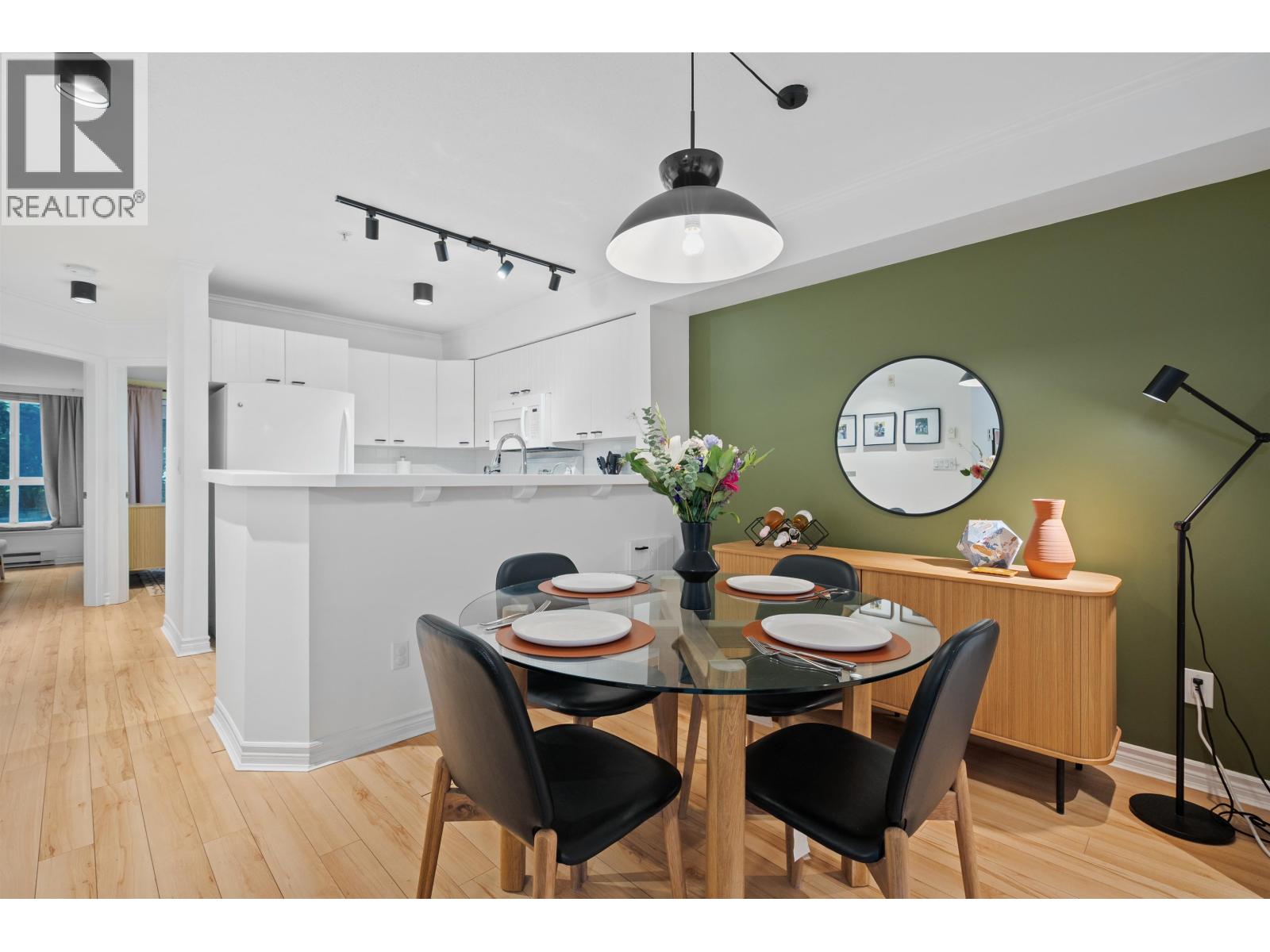 3 1005 LYNN VALLEY ROAD, North Vancouver