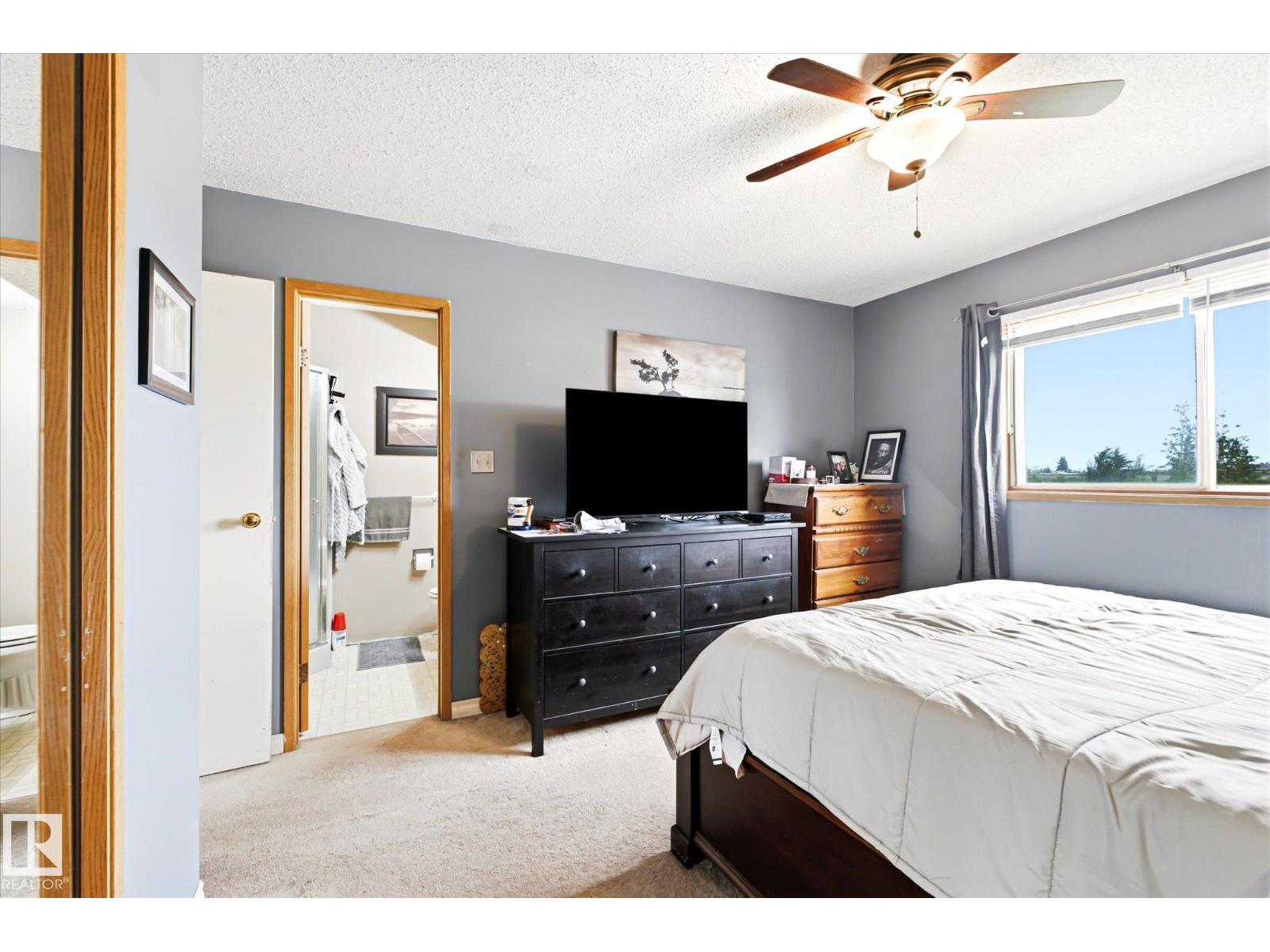 12435 46 Street NW - Photo 14